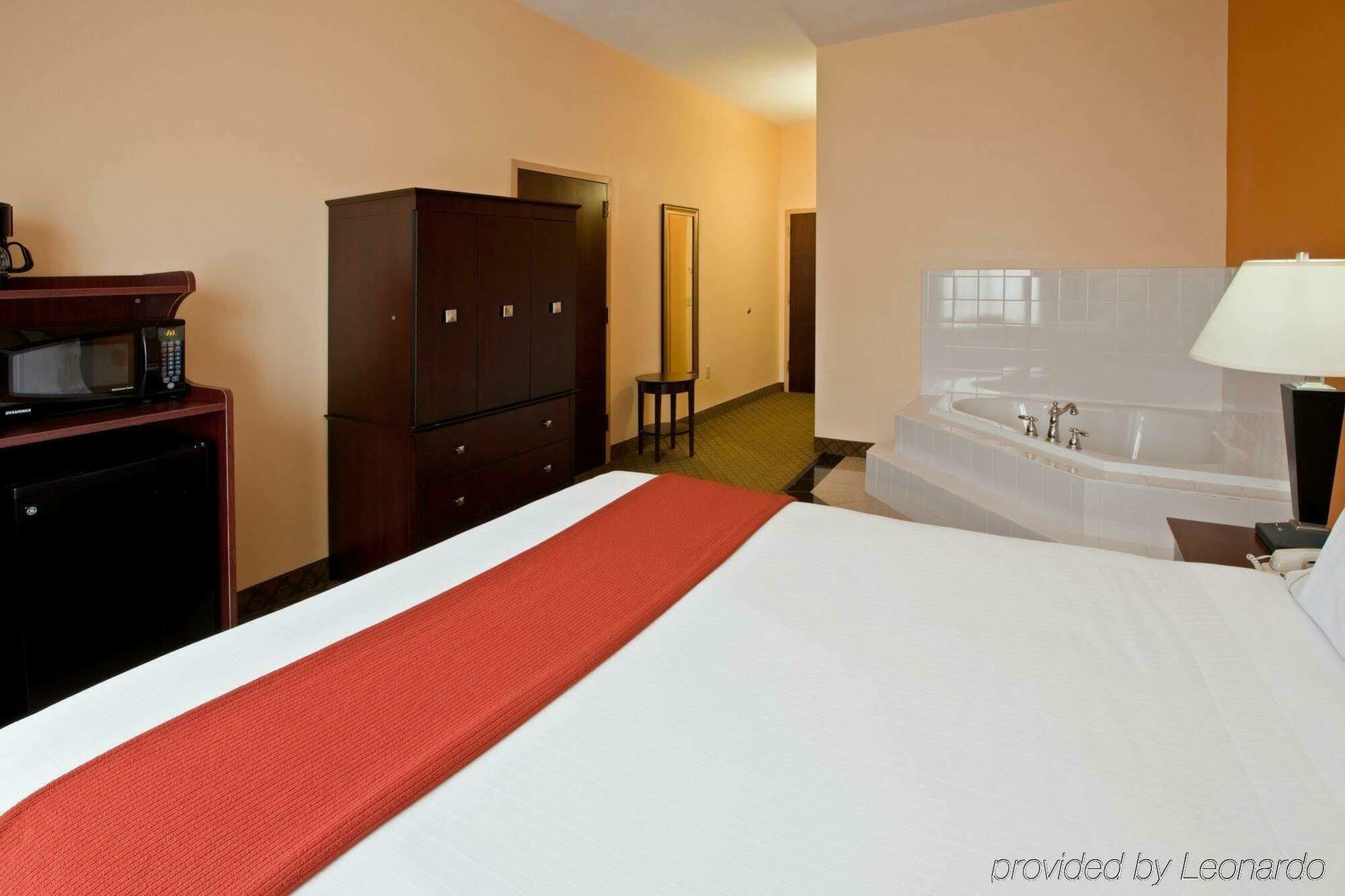 Holiday Inn Express Hotel & Suites Ashland By Ihg Экстерьер фото